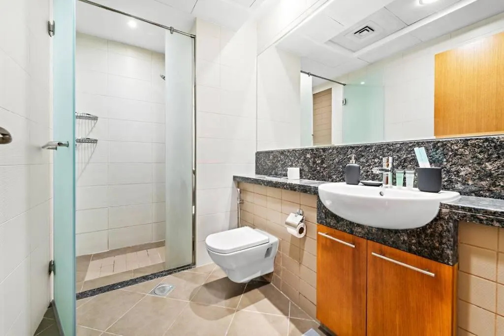 Spacious 1-Bedroom Apartment In Bay Square Dubai